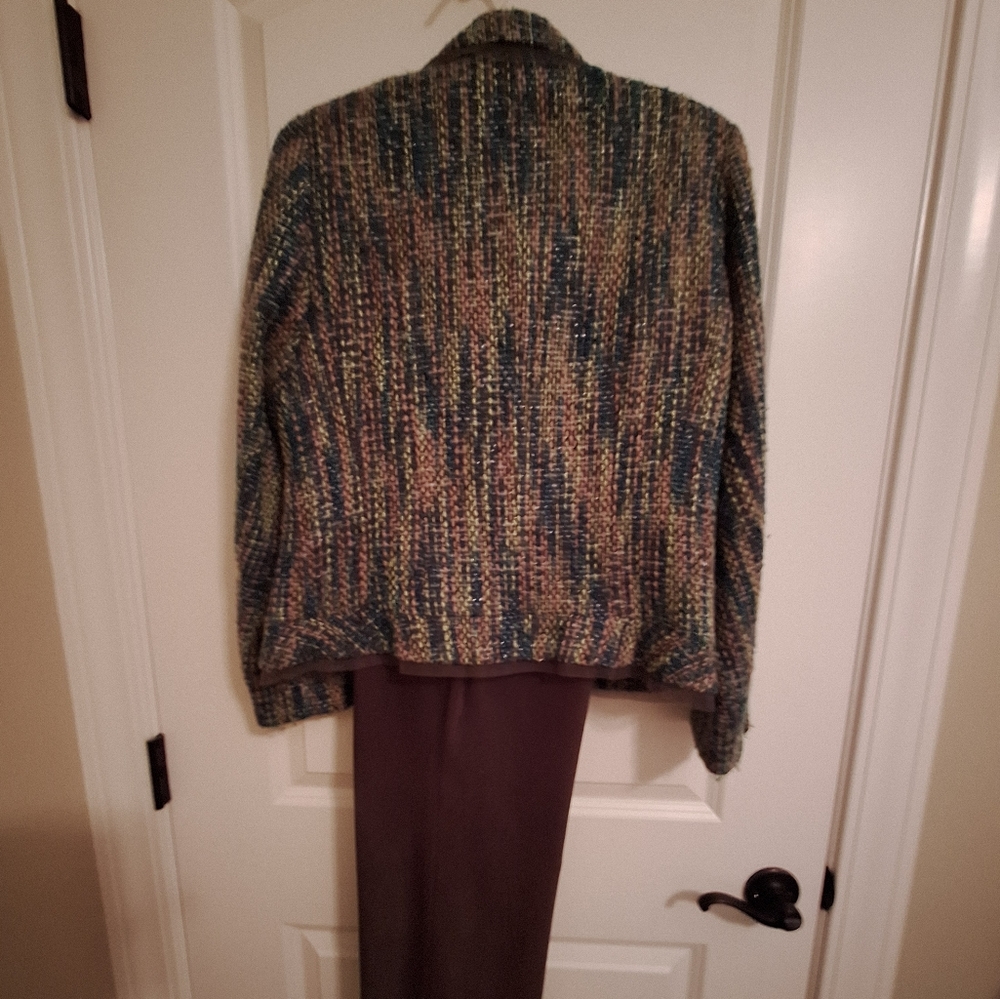 Woman's pant suit
